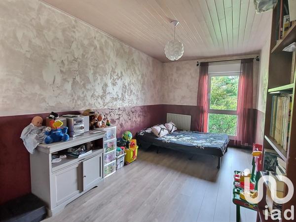 Appartement 3 pièces de 77 m² à Évry (91000)