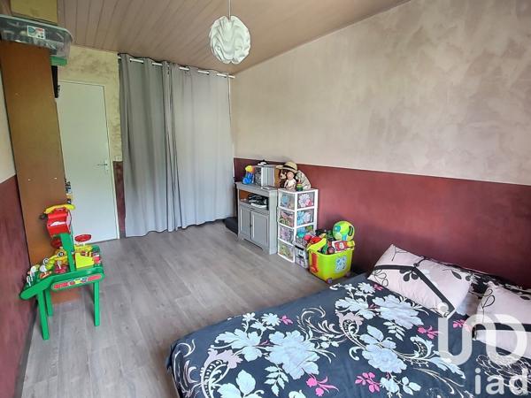 Appartement 3 pièces de 77 m² à Évry (91000)