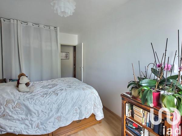 Appartement 3 pièces de 77 m² à Évry (91000)