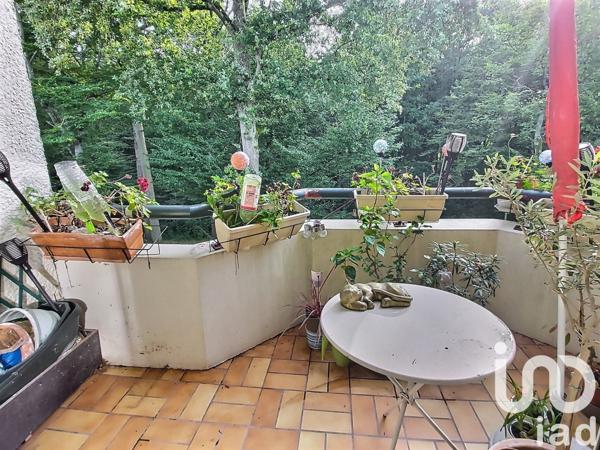 Appartement 3 pièces de 77 m² à Évry (91000)