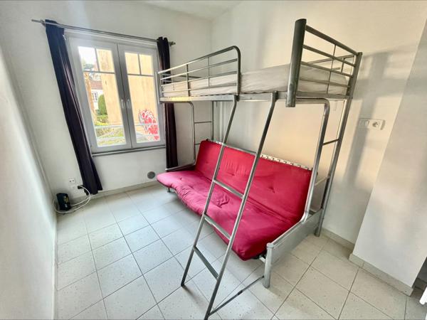 Appartement
                                                                                                                                                                                                                                                                                                                        1 pièce(s)                                                                                                                                                                                                                                                                                                                              13.8  m²