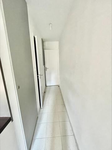 Appartement
                                                                                                                                                                                                                                                                                                                        1 pièce(s)                                                                                                                                                                                                                                                                                                                              13.8  m²