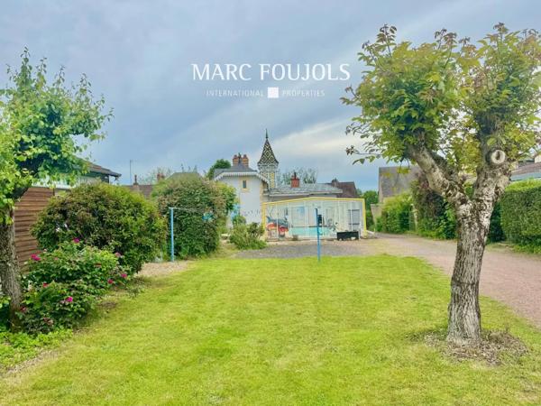 Maison Belle Époque de 182 m² habitable sur un terrain de1863 m² avec dépendances, piscine chauffée, potager et garages couverts