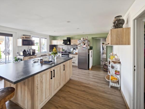 Ferme bressane rénovée à Louhans – 14 pièces, 192 m² avec espace indépendant idéal Airbnb  (71)