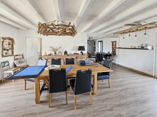 Ferme bressane rénovée à Louhans – 14 pièces, 192 m² avec espace indépendant idéal Airbnb  (71)