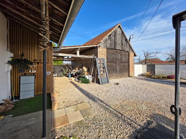 Ferme bressane rénovée à Louhans – 14 pièces, 192 m² avec espace indépendant idéal Airbnb  (71)