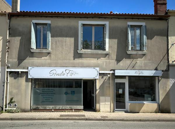 Immeuble à vendre    5 pièces •  Aire-sur-l'Adour