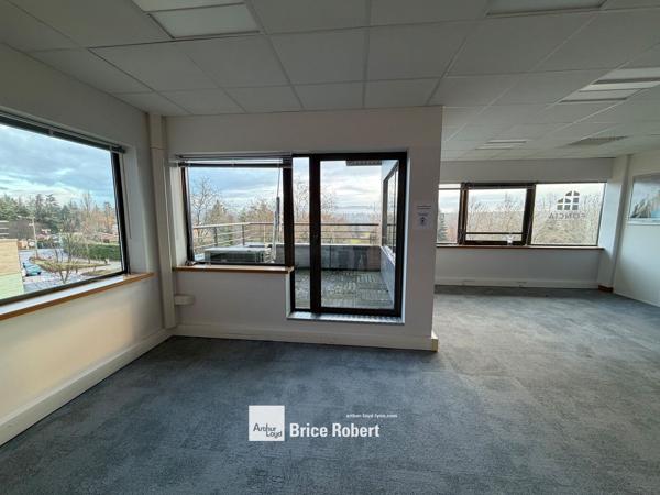 Bureaux à vendre ou à louer Marcy l'Etoile terrasse et grande luminosité