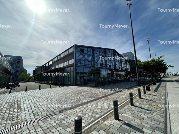 À LOUER BUREAUX RENOVES - BASSINS A FLOT BORDEAUX