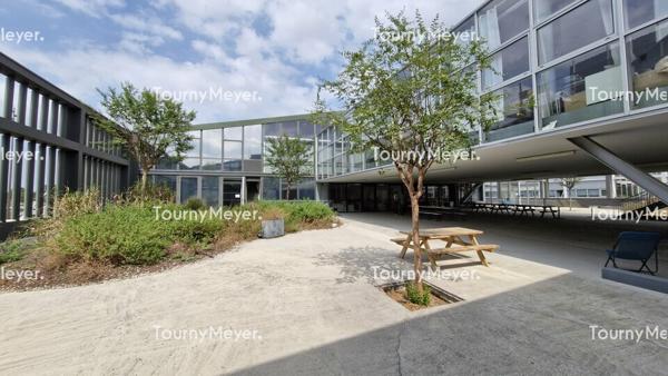 À LOUER BUREAUX RENOVES - BASSINS A FLOT BORDEAUX