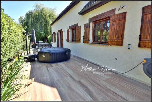 Majestueuse maison 6 chambres, 3 salles de bains/douche, 3 WC, bureau, salon TV, garage