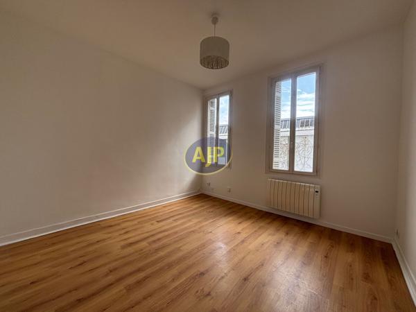 Appartement à louer Bordeaux : 2 pièces, 39m² avec 1 chambre(s) à 865€ - AJP Immobilier Bordeaux Saint-Augustin