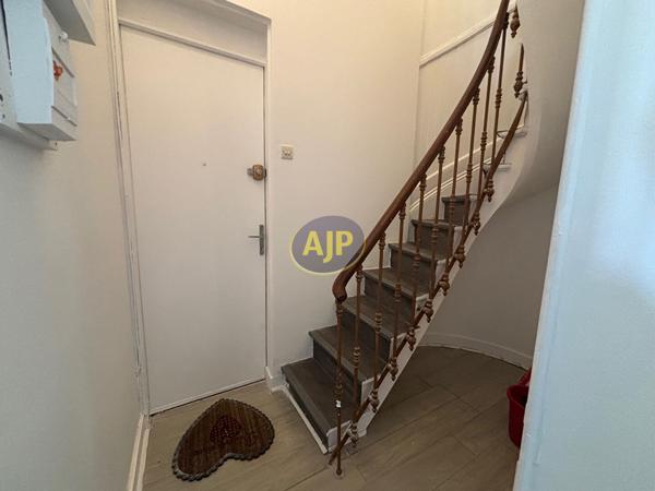 Appartement à louer Bordeaux : 2 pièces, 39m² avec 1 chambre(s) à 865€ - AJP Immobilier Bordeaux Saint-Augustin
