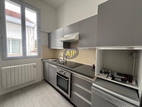 Appartement à louer Bordeaux : 2 pièces, 39m² avec 1 chambre(s) à 865€ - AJP Immobilier Bordeaux Saint-Augustin