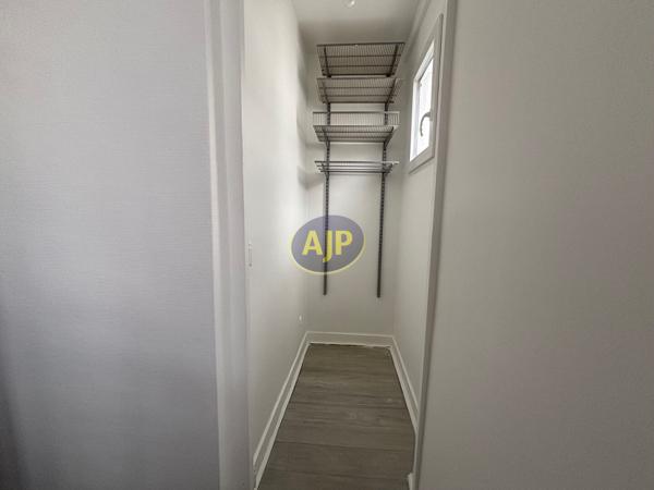 Appartement à louer Bordeaux : 2 pièces, 39m² avec 1 chambre(s) à 865€ - AJP Immobilier Bordeaux Saint-Augustin