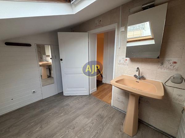 Appartement à louer Bordeaux : 2 pièces, 39m² avec 1 chambre(s) à 865€ - AJP Immobilier Bordeaux Saint-Augustin