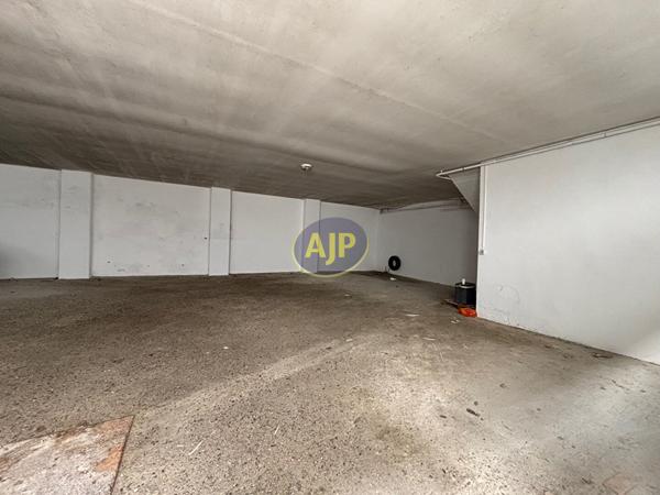 Appartement à louer Bordeaux : 2 pièces, 39m² avec 1 chambre(s) à 865€ - AJP Immobilier Bordeaux Saint-Augustin