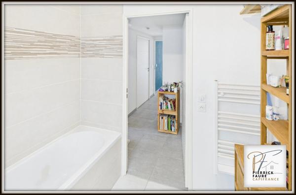 T3 avec terrasse plein sud, vue montagnes, garage et cave à Briançon