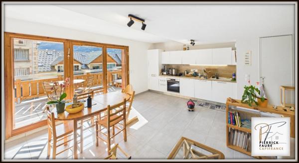 T3 avec terrasse plein sud, vue montagnes, garage et cave à Briançon