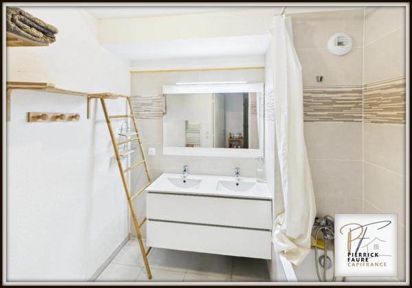 T3 avec terrasse plein sud, vue montagnes, garage et cave à Briançon