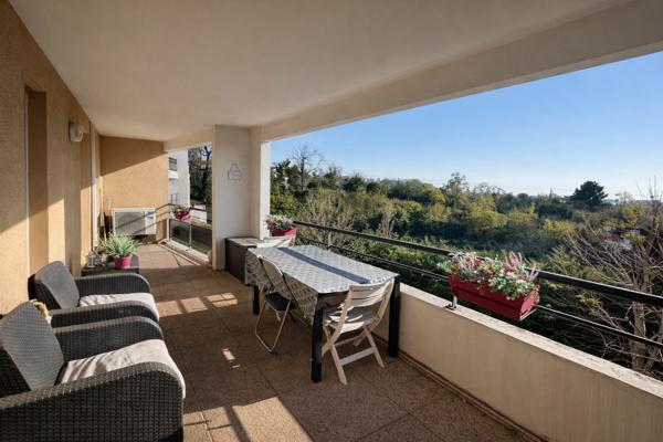 Chateau gombert (13013) En exclusivité - T2 lumineux de 44 m2 avec terrasse et garage - Château-Gombert