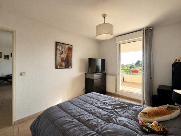 Chateau gombert (13013) En exclusivité - T2 lumineux de 44 m2 avec terrasse et garage - Château-Gombert