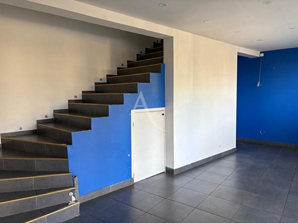 VENTE MURS 80m2 POUR COMMERCE PAS DE BAIL EN COURS TERRASSE AXE PRINCIPAL VINON SUR VERDON