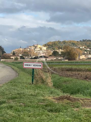 VENTE MURS 80m2 POUR COMMERCE PAS DE BAIL EN COURS TERRASSE AXE PRINCIPAL VINON SUR VERDON