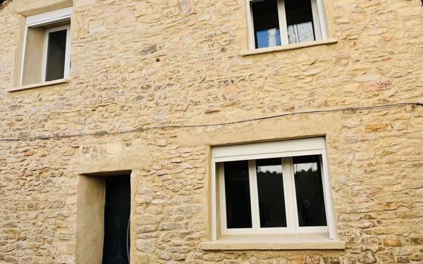 Maison à vendre    2 pièces •  Uchaud