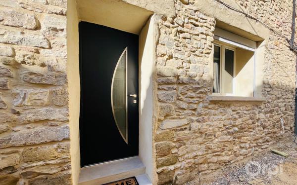 Maison à vendre    2 pièces •  Uchaud