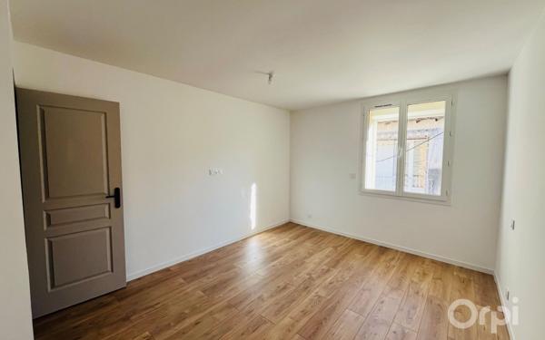 Maison à vendre    2 pièces •  Uchaud