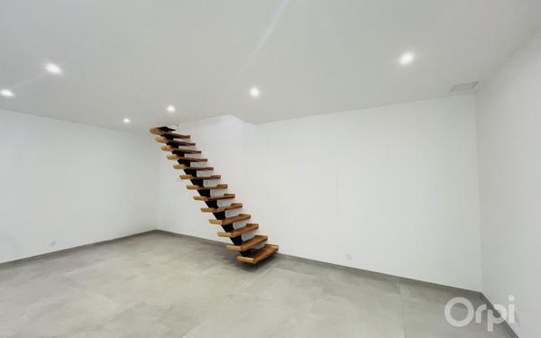 Maison à vendre    2 pièces •  Uchaud