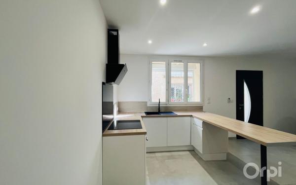 Maison à vendre    2 pièces •  Uchaud