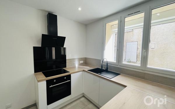 Maison à vendre    2 pièces •  Uchaud