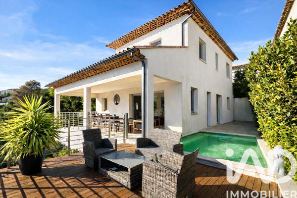 Maison à vendre 10 pièces 166 m² Sainte-Maxime