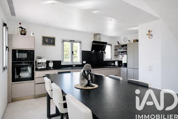 Maison à vendre 10 pièces 166 m² Sainte-Maxime