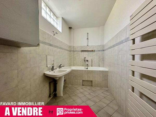 Grande maison familiale 238 m² - 7 chambres - jardin & garages - Brive-la-Gaillarde