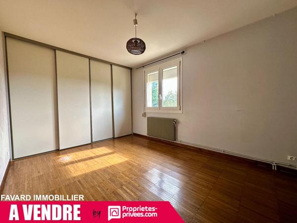 Grande maison familiale 238 m² - 7 chambres - jardin & garages - Brive-la-Gaillarde