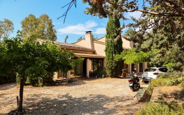 Maison à vendre    6 pièces • 172 m2 La Seyne-sur-Mer