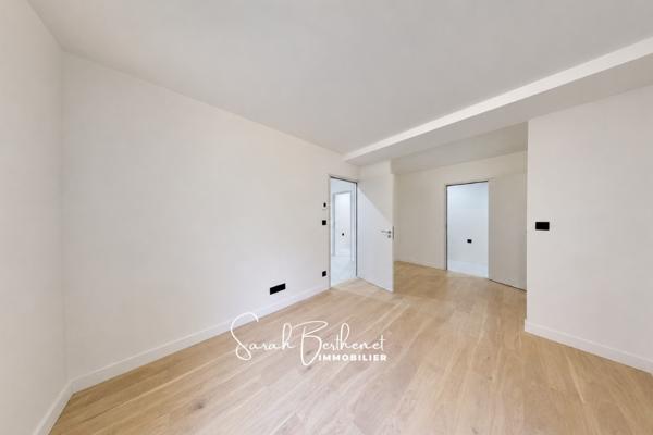 Appartement
         4 pièces
        - 98 m² 485 000 € *