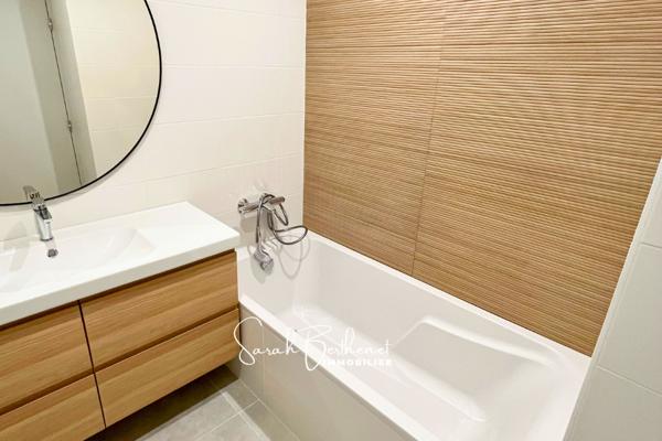 Appartement
         4 pièces
        - 98 m² 485 000 € *