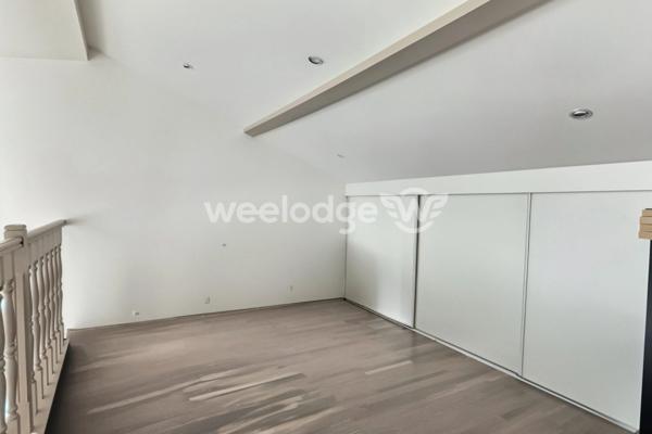 Maison à vendre 6 pièces de 172 m² à Saint-Martin-de-Crau Autres biens correspondant à votre recherche Autres biens de l'agent