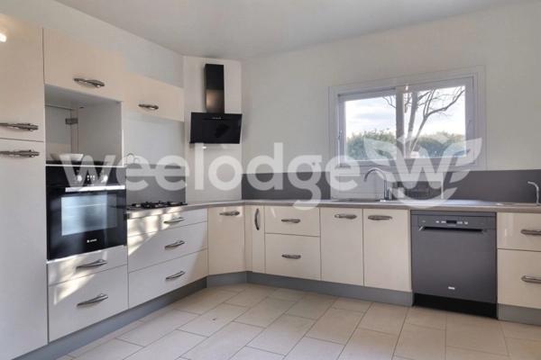 Maison à vendre 6 pièces de 172 m² à Saint-Martin-de-Crau Autres biens correspondant à votre recherche Autres biens de l'agent