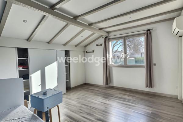 Maison à vendre 6 pièces de 172 m² à Saint-Martin-de-Crau Autres biens correspondant à votre recherche Autres biens de l'agent