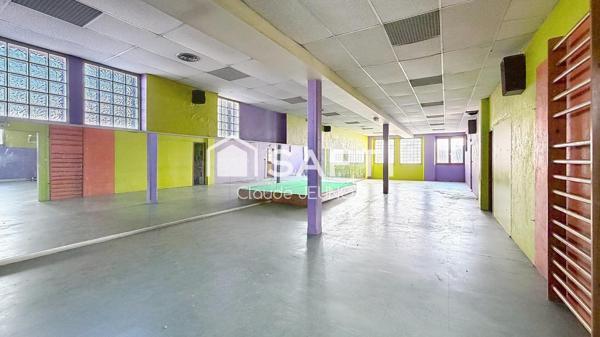 Immeuble 600 m² à rénover + terrain constructible – Périgueux centre