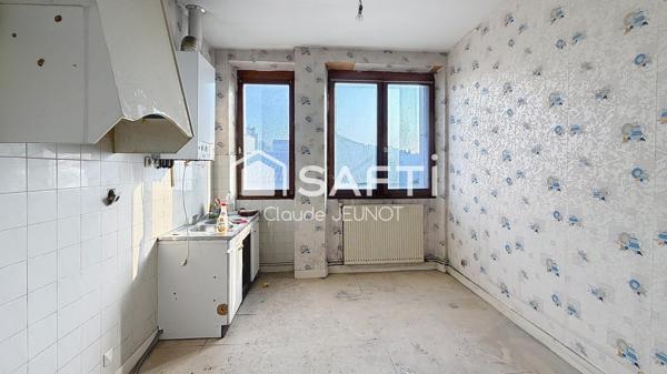 Immeuble 600 m² à rénover + terrain constructible – Périgueux centre