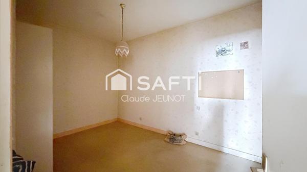 Immeuble 600 m² à rénover + terrain constructible – Périgueux centre