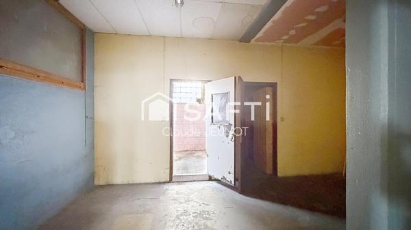 Immeuble 600 m² à rénover + terrain constructible – Périgueux centre