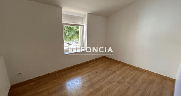 Location Appartement 3 pièces 95.55 m² - Lentigny 42155