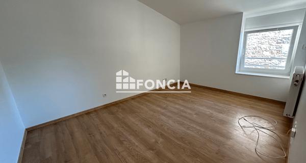 Location Appartement 3 pièces 95.55 m² - Lentigny 42155